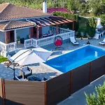 Pothos Villa Sarakinádhon