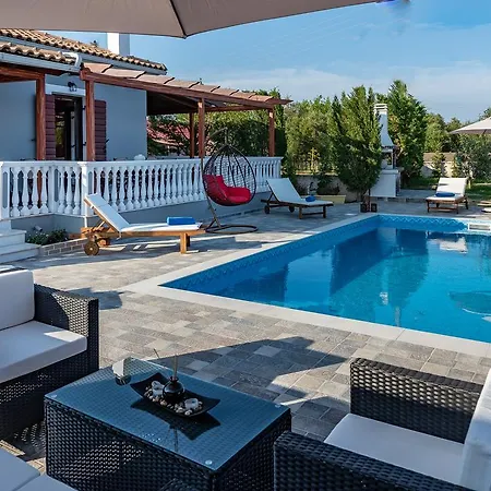 Pothos Villa Sarakinádhon