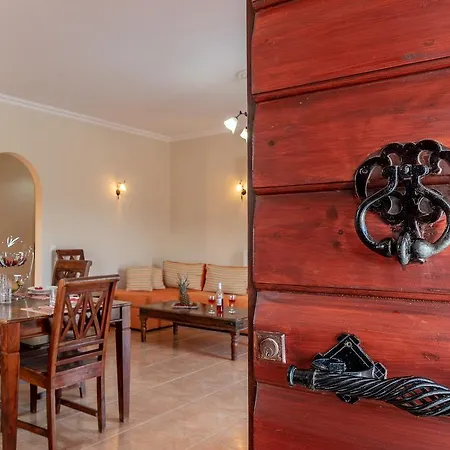 Pothos Sarakinádhon