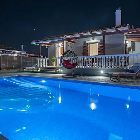 Pothos Villa Sarakinádhon