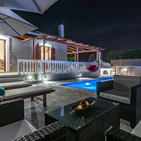 Pothos Villa